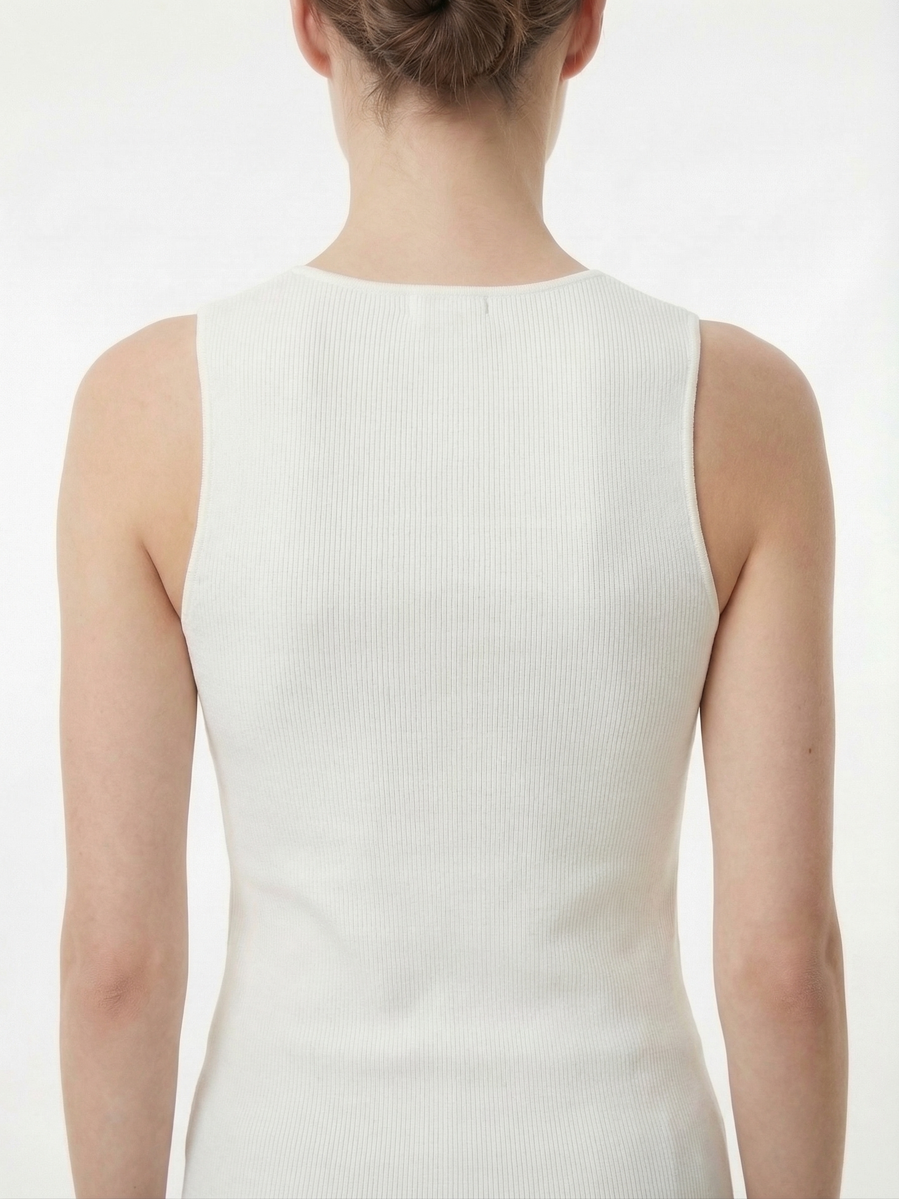 白色背面细节图片