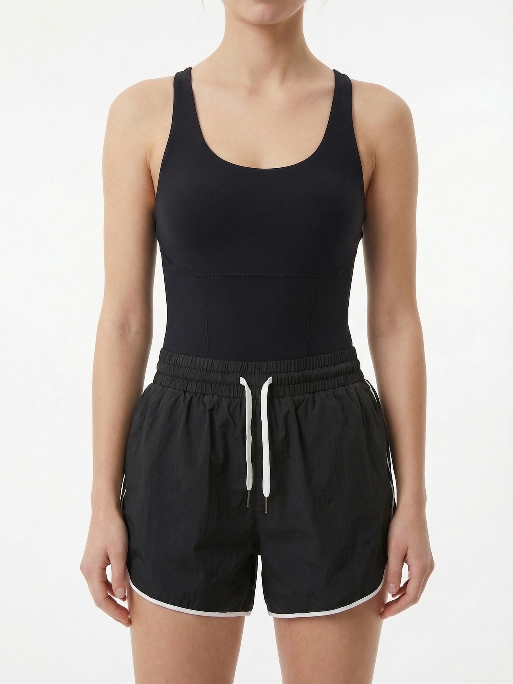 连衣裙正面细节照片